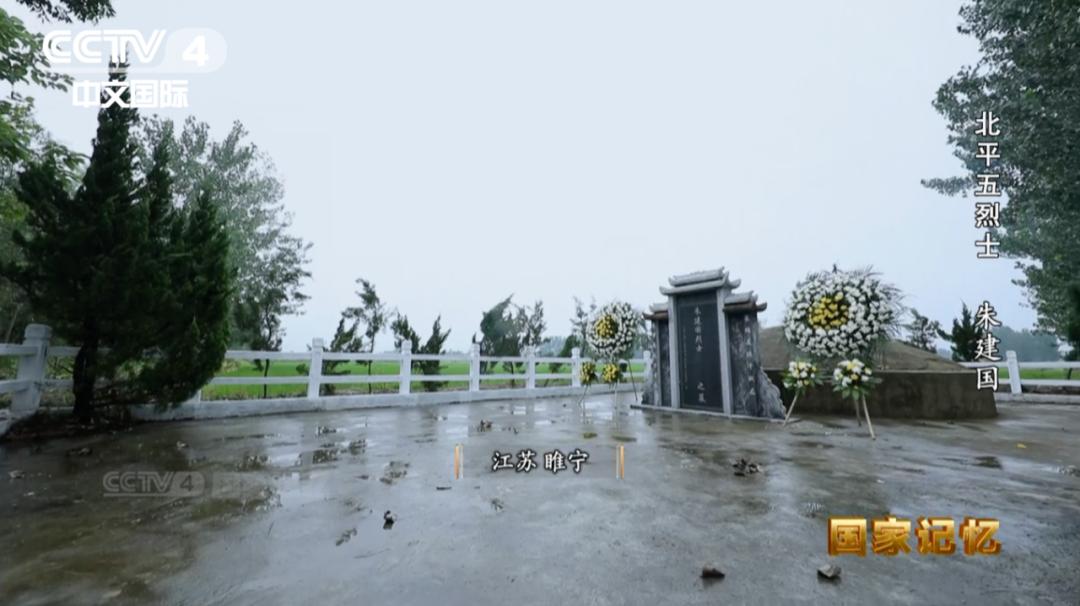DƬ